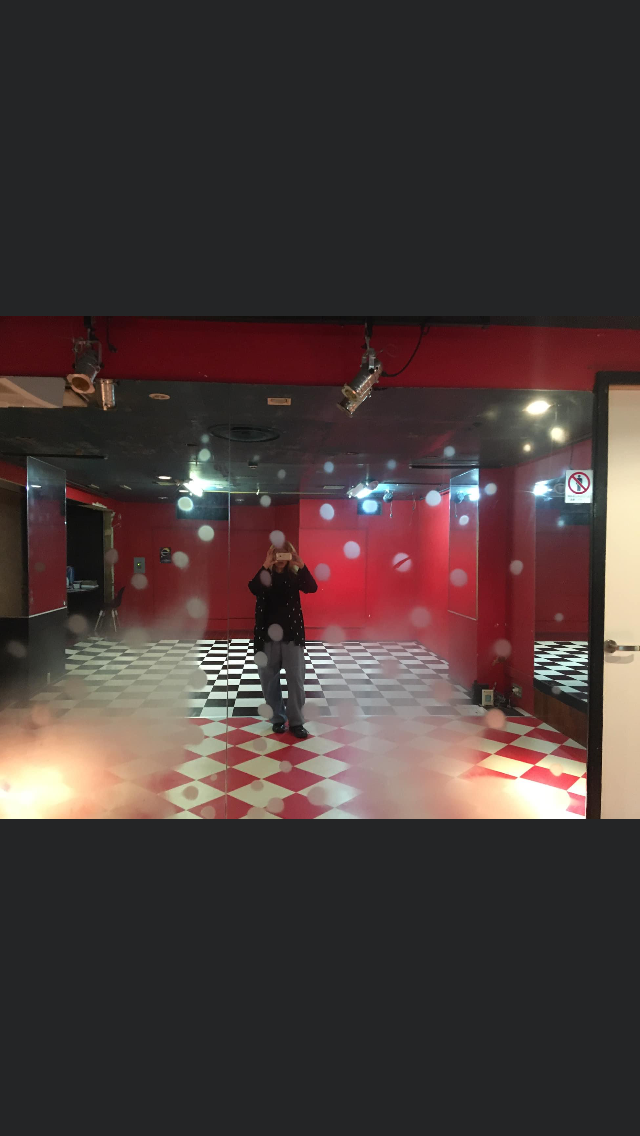 ダンススタジオSymphoenix rov. 会社紹介 1