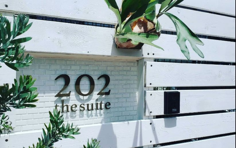 the suite 202